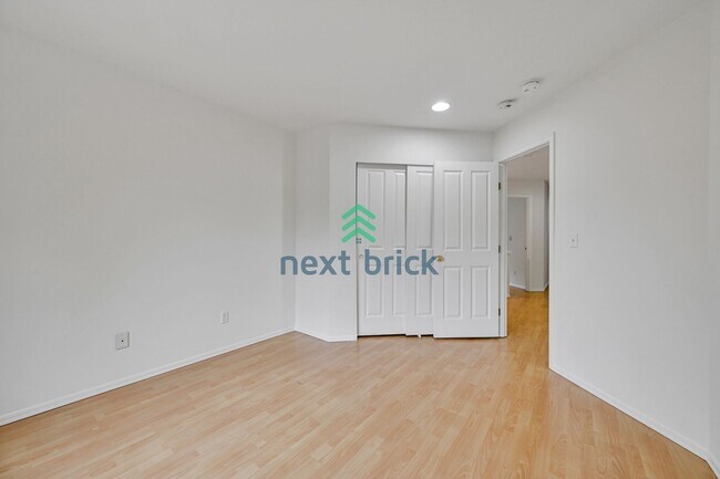 Foto del edificio - 4 Bed 2.5 Bath Single-family House Available for Rent!