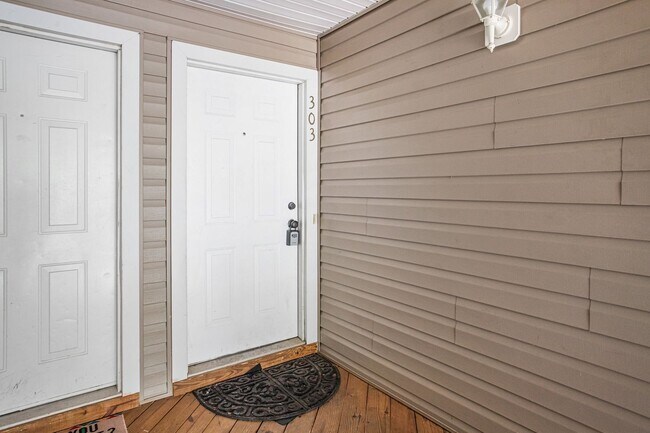 Foto del edificio - 3BD 2BA condo In Stafford, VA