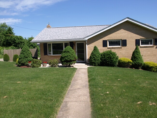 Front view - 275 Lincoln Hall Rd