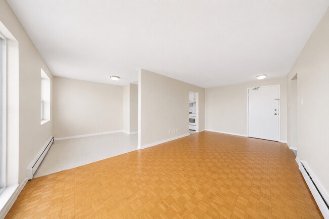 Building Photo - Skyview Place Apartments