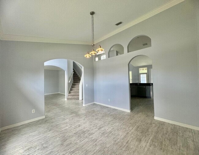 Building Photo - 2601 Englewood Dr