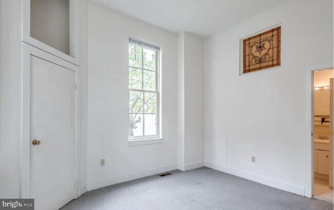 Foto del edificio - 260 S 9th St