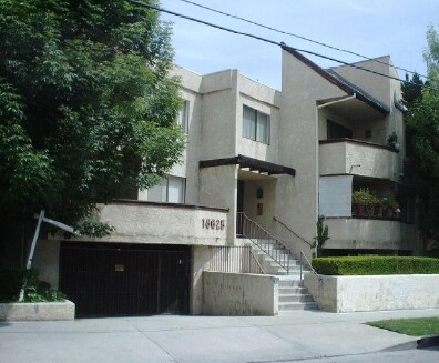 Building Photo - Clark Apartments