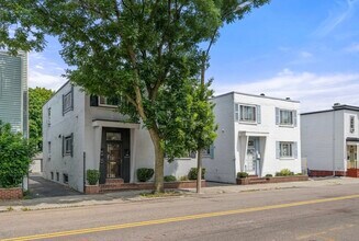 Building Photo - 838 Saratoga St