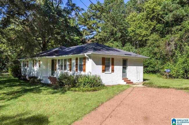 Foto del edificio - 2050 Pinehurst Dr