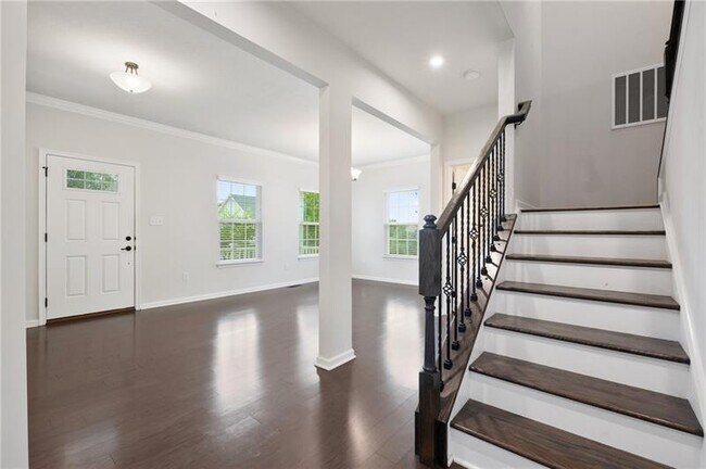 Building Photo - 3005 Eagle Ridge Dr