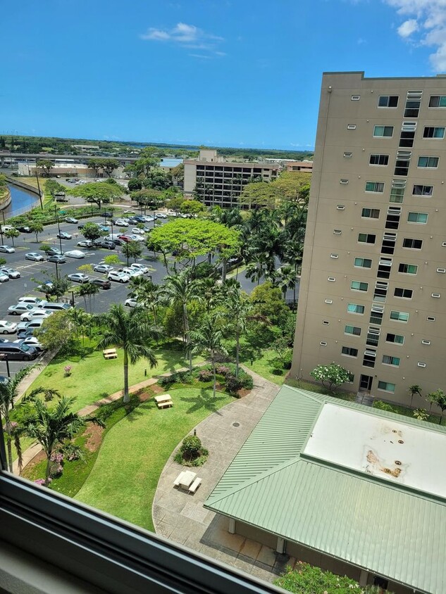 Foto principal - 2 Bed / 1 Bath / 1 Parking in Plantation T...