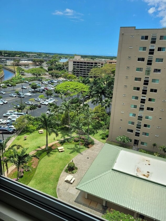 2 Bed / 1 Bath / 1 Parking in Plantation T... - 2 Bed / 1 Bath / 1 Parking in Plantation T...