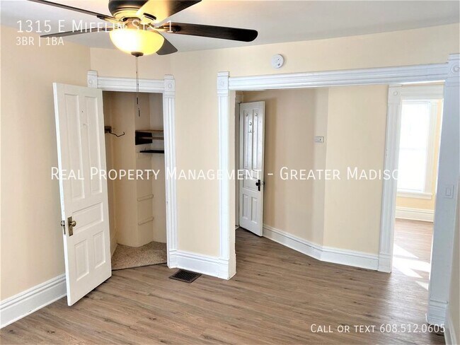 Building Photo - Great main floor 3 bedroom flat on the Ist...
