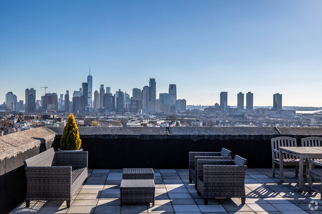 Rooftop Lounge - Kennedy Lofts