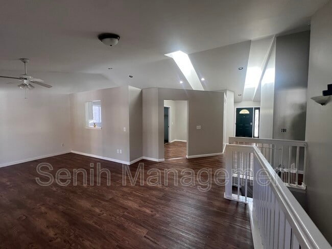 Foto del edificio - 315 Victorian Ln