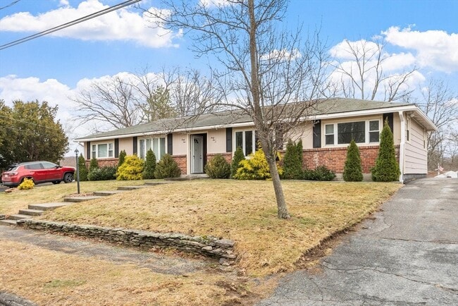 Building Photo - 45 Kinglet Dr