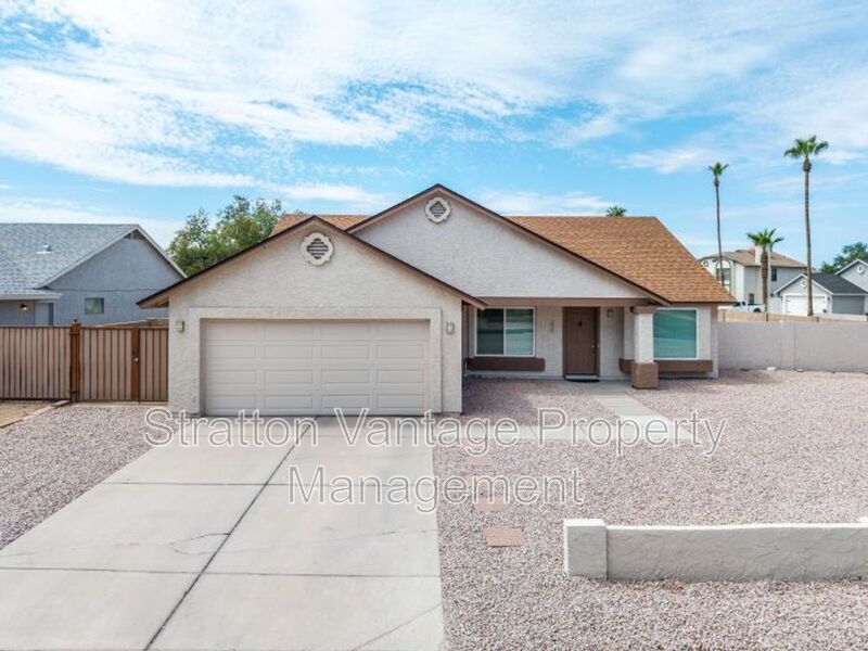 Foto principal - 655 W Devon Ct