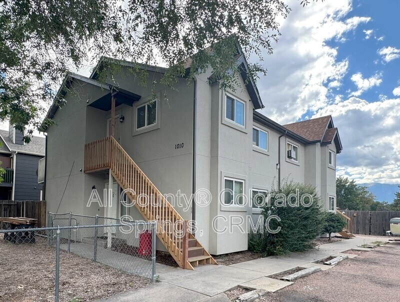 Primary Photo - 1010 Mazatlan Cir