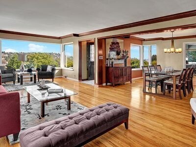Building Photo - Beautiful Magnolia View House