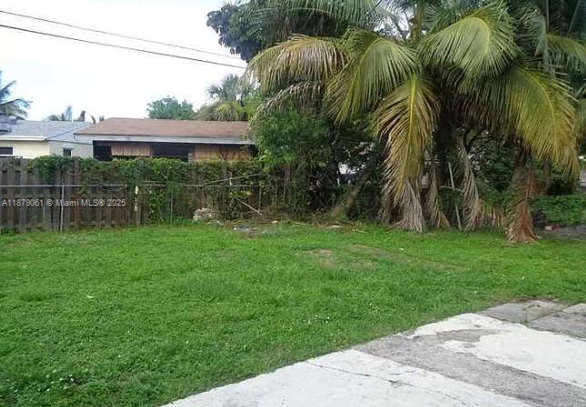Building Photo - 6871 SW 18th Ct