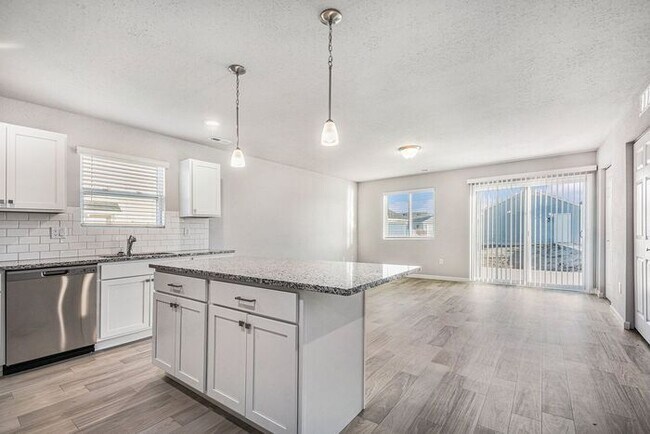 Building Photo - 1625 Kennedy