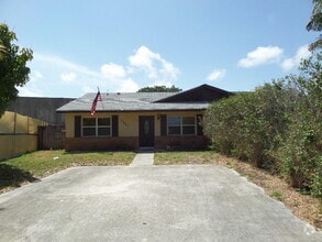 Building Photo - 3961 Loni St