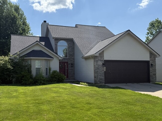 Photo - 603 E Castlebury Cir House