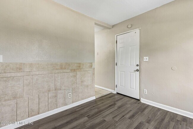 Foto del edificio - 1104 W 29th St