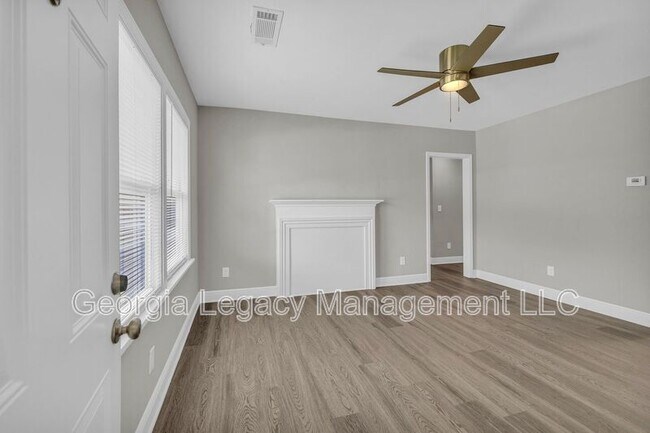 Foto del edificio - 55 Andrews Ct