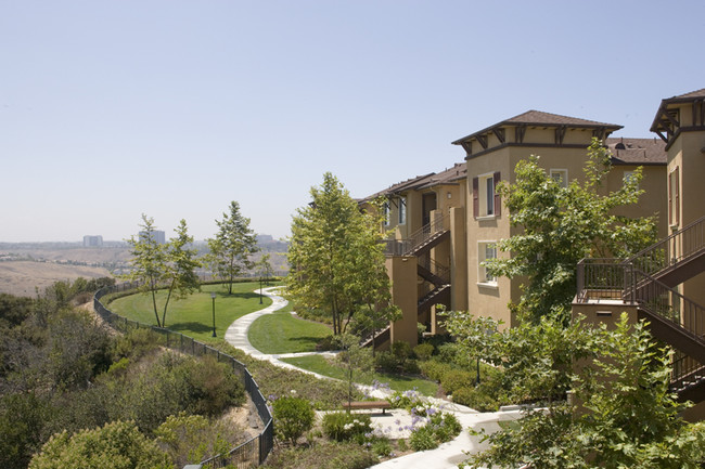 Foto del edificio - Torrey Ridge Apartment Homes