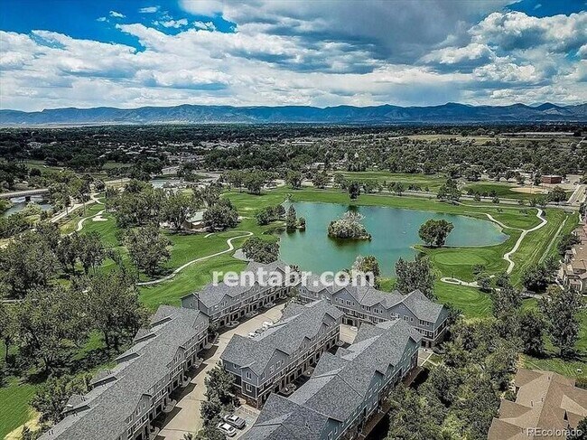 Foto del edificio - Spacious Townhome in Beautiful Golf Course...