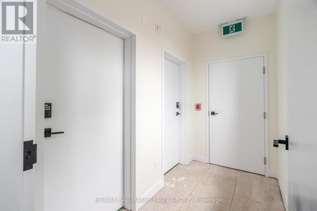 Photo du bâtiment - 22 Sims Ave