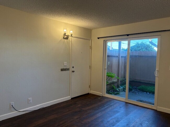 Foto del edificio - Two-Bedroom Condo in Downtown Arcata