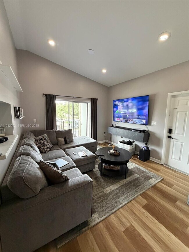 Foto del edificio - 2301 NW 96th Terrace