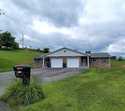 Building Photo - 330 Jones Ln