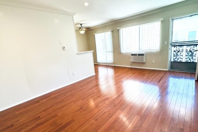 Foto del edificio - 2714 W Clark Ave