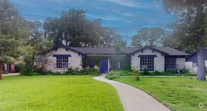 Building Photo - 811 Devonport Ln