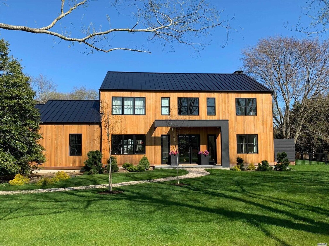 Primary Photo - 56 Tanners Neck Ln