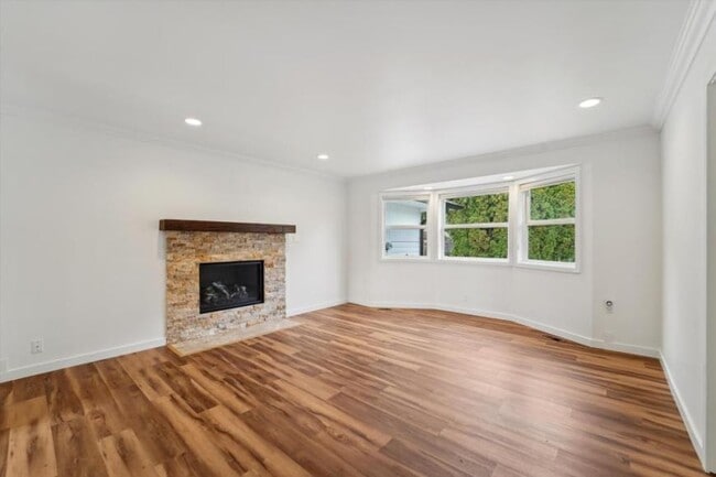 Building Photo - 0 bedroom in Snohomish WA 98290