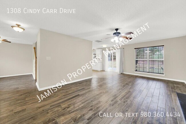Foto del edificio - 1308 Cindy Carr Dr
