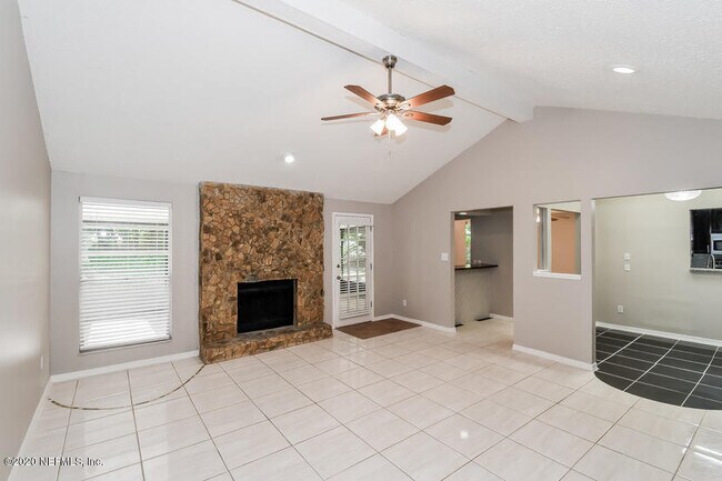 Building Photo - 1008 Turtle Creek Dr N