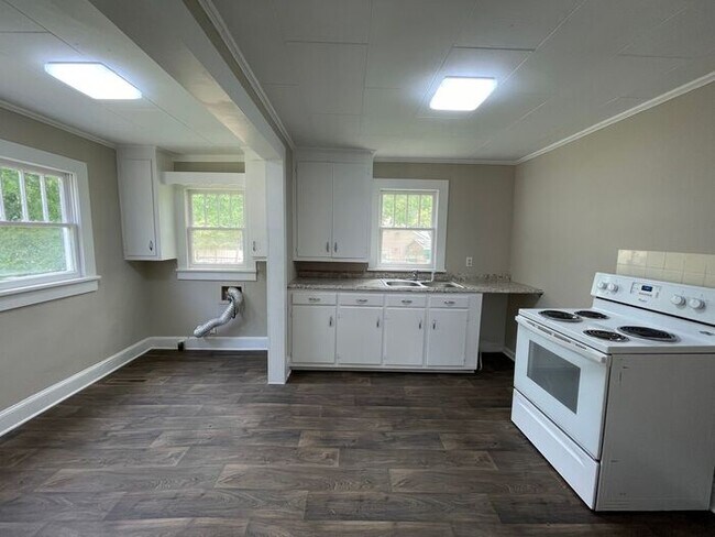 Foto del edificio - Beautiful 1 bedroom 1 bath duplex in Kannapolis