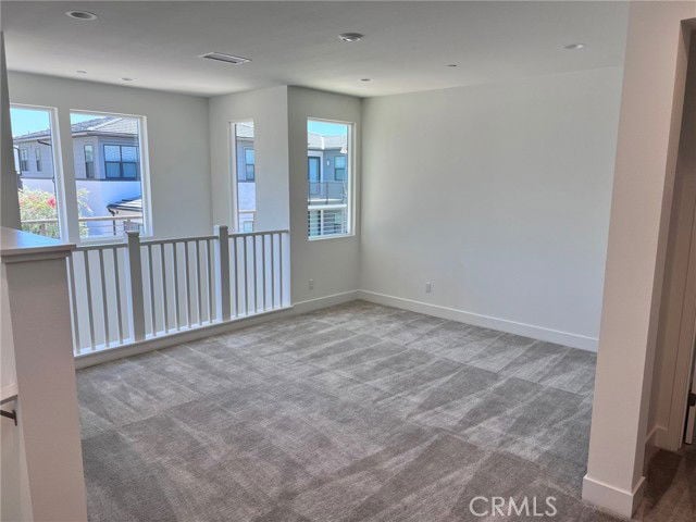 Building Photo - 114 Draw