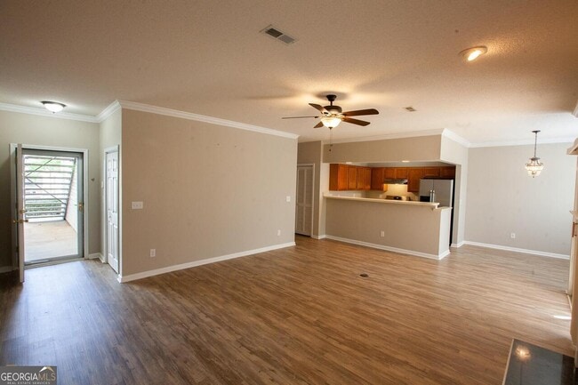 Building Photo - 1703 Ridgefield Dr