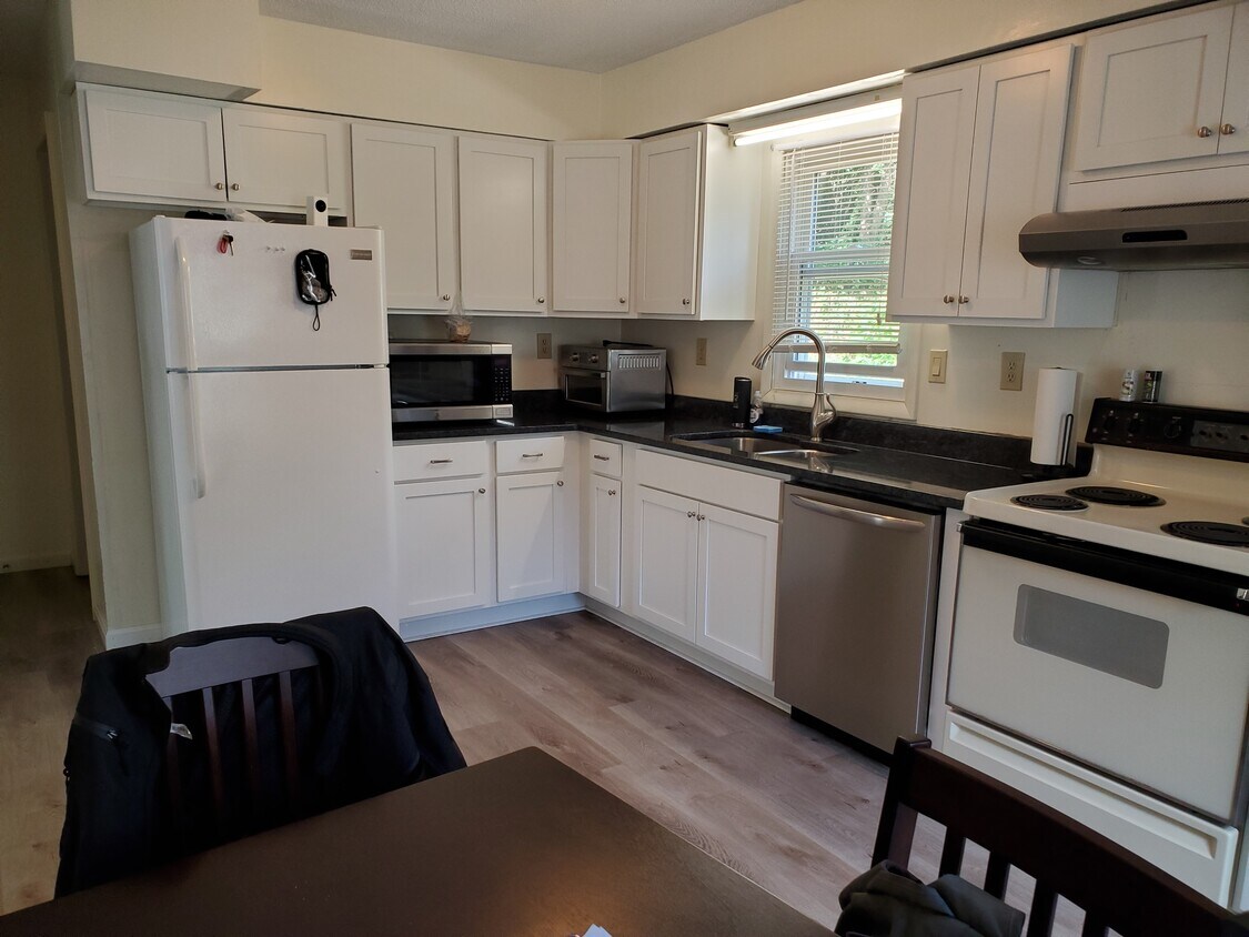 Remodeled Spacious Kitchen, with Granite countertops - 44 Old Fuller Rd