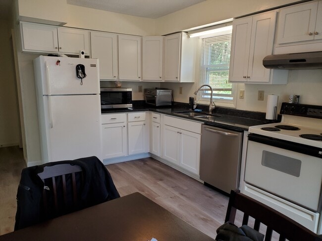 Remodeled Spacious Kitchen, with Granite countertops - 44 Old Fuller Rd