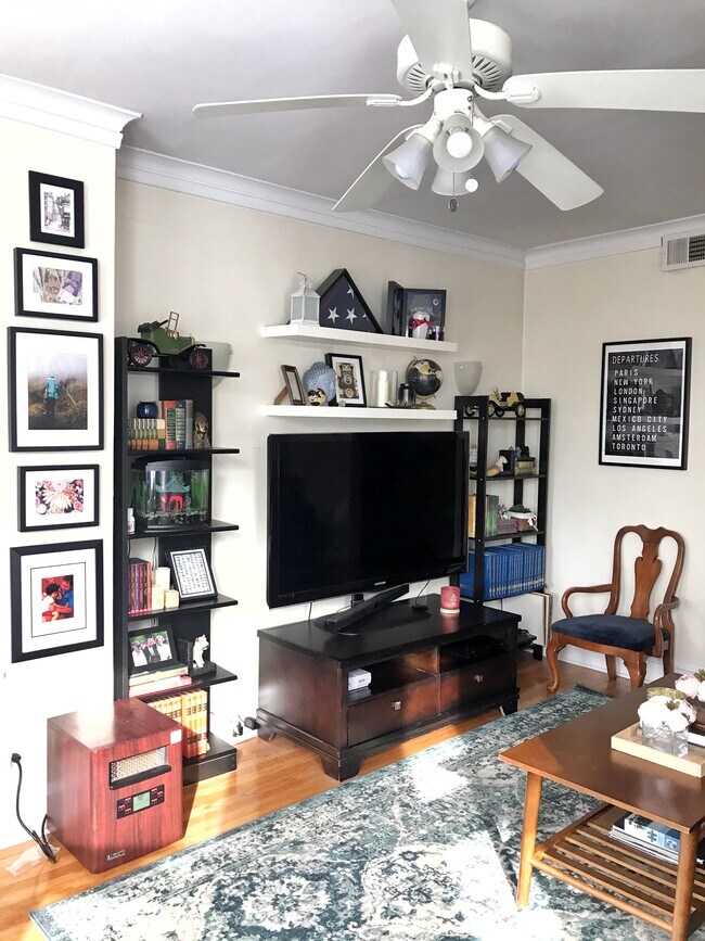 Foto del edificio - 5419 N Artesian Ave