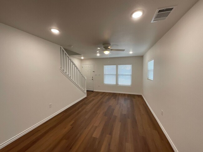 Foto del edificio - 1230 Nora Ln