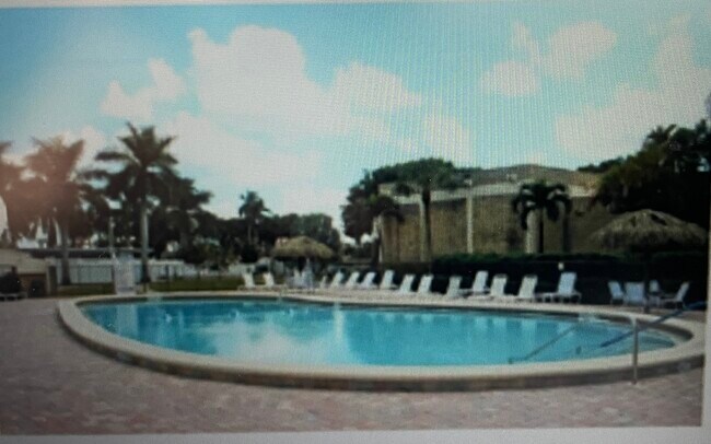 Building Photo - 7406 Lake Breeze Dr