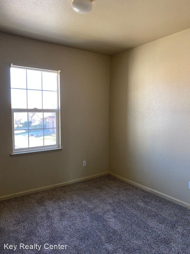 Foto del edificio - 5 br, 3 bath House - 8604 Neopolitan Way