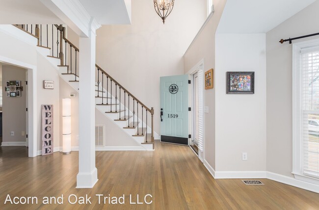 Building Photo - 4 br, 2.5 bath House - 1519 Worthington PL