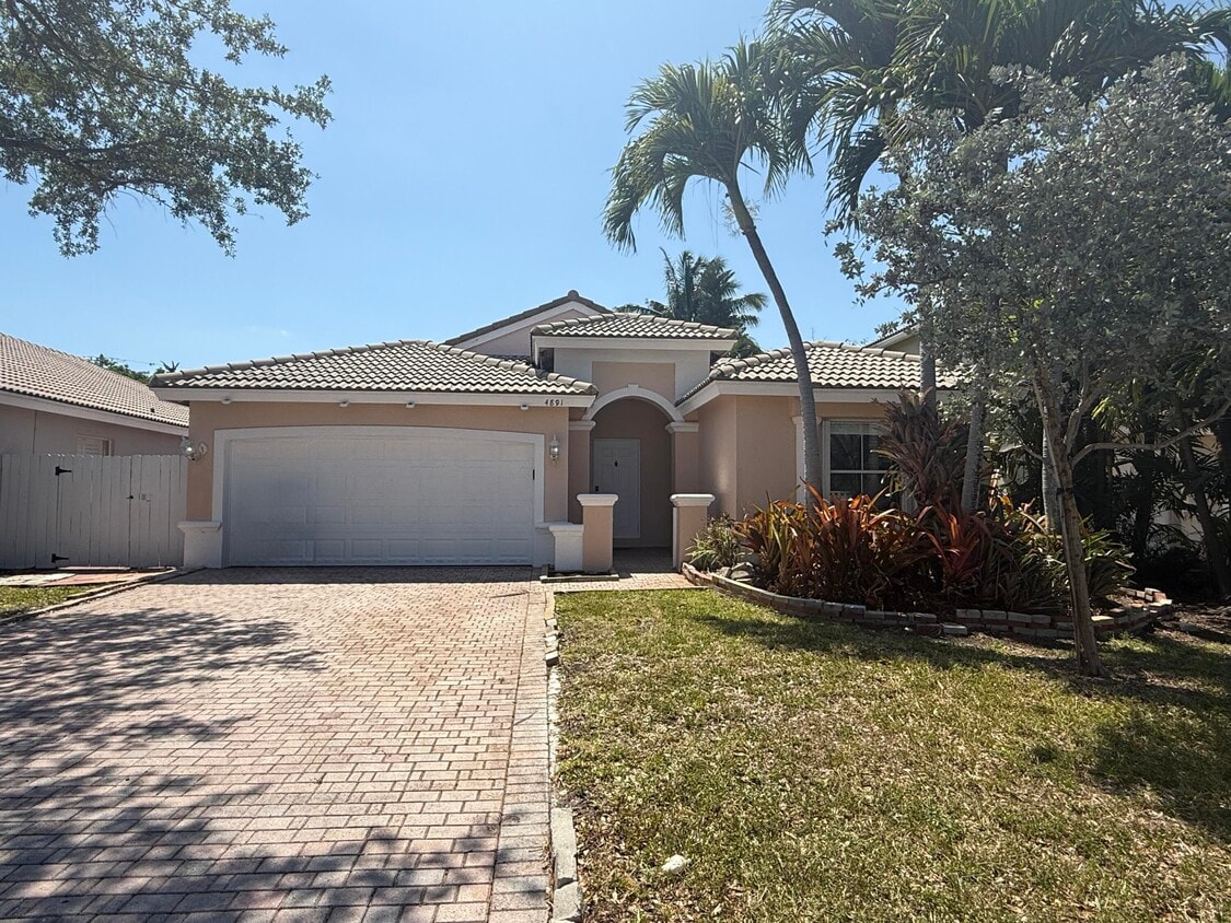 Foto principal - 4891 SW 34th Terrace