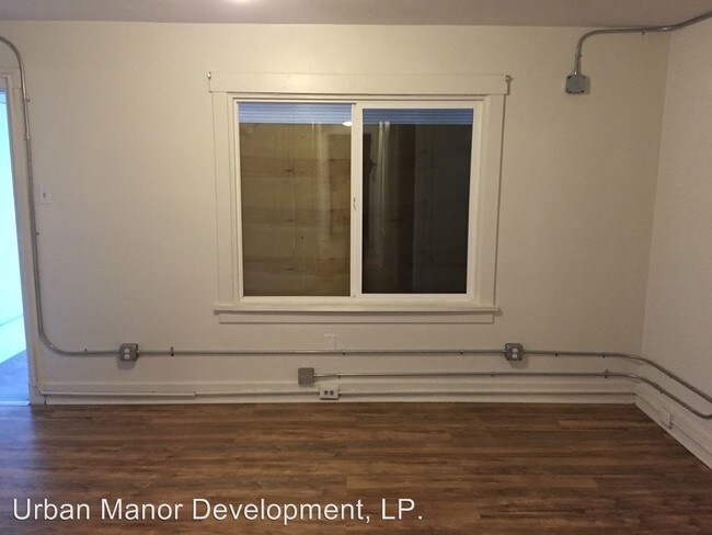 Building Photo - 372 S Bouquet St