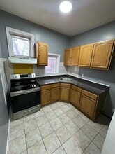 Building Photo - 46 Woodlawn Ave